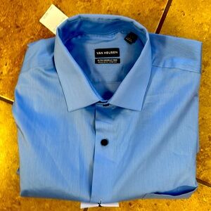 NWT- Van Heusen Ultra WrinkleFree- Reg Fit- Size LG (16 1/2 32/33) BLACK BUTTONS